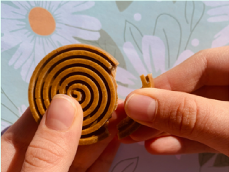 Pearly teeth wax holistic tooth application - Break step